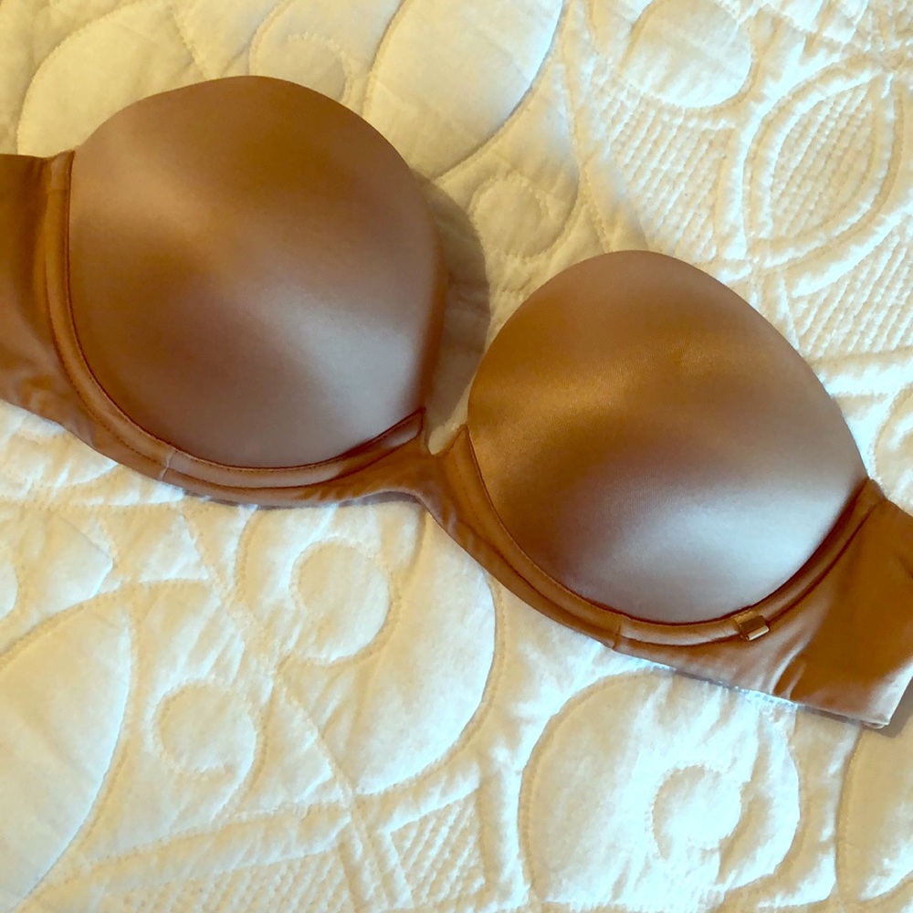 Victoria’s Secret very sexy strapless bra